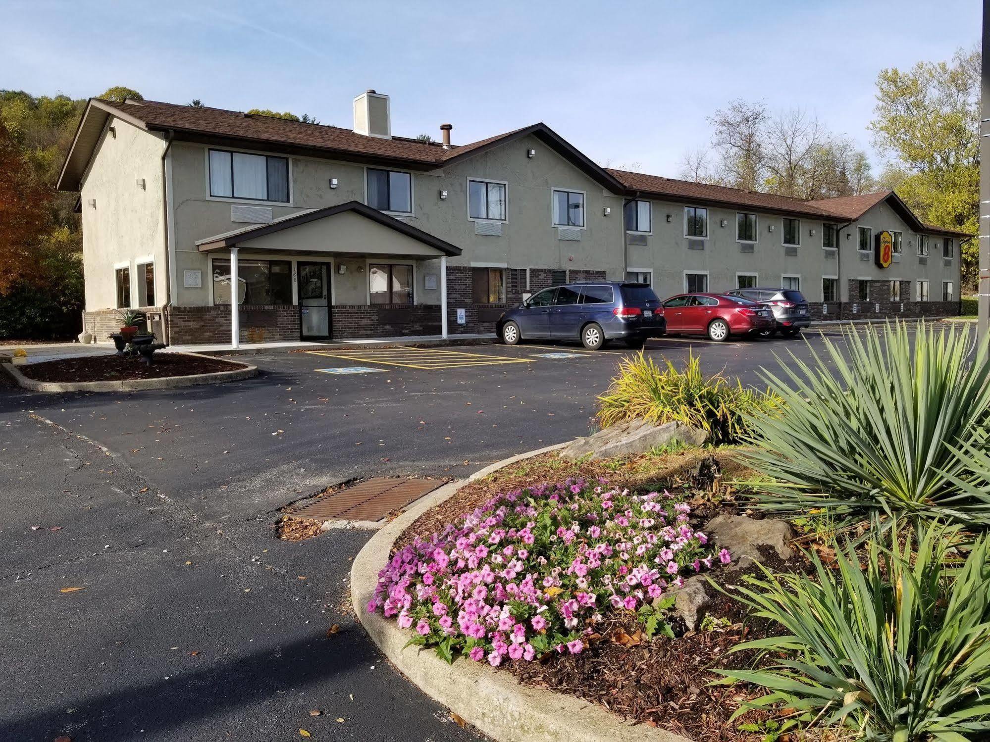 Hotel Super 8 By Wyndham Delmont Exterior foto